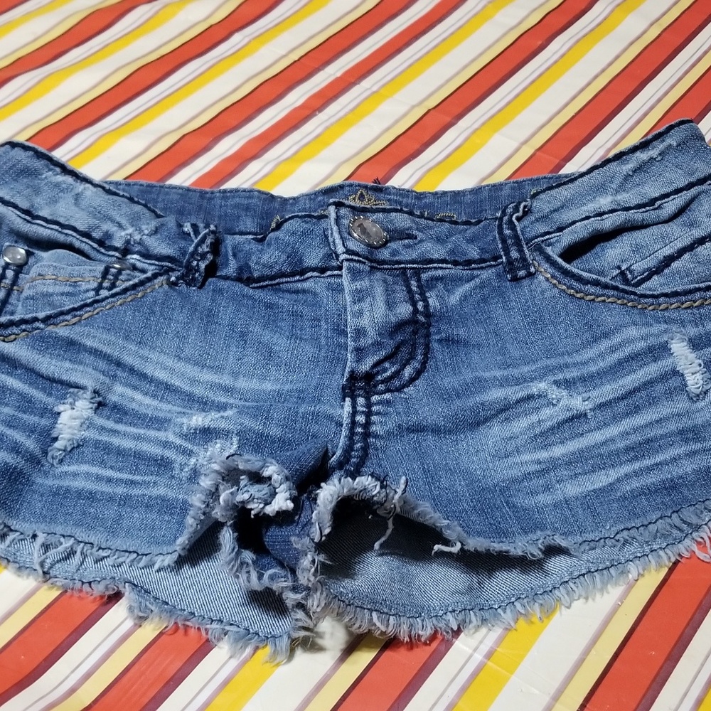 Cut off shorts